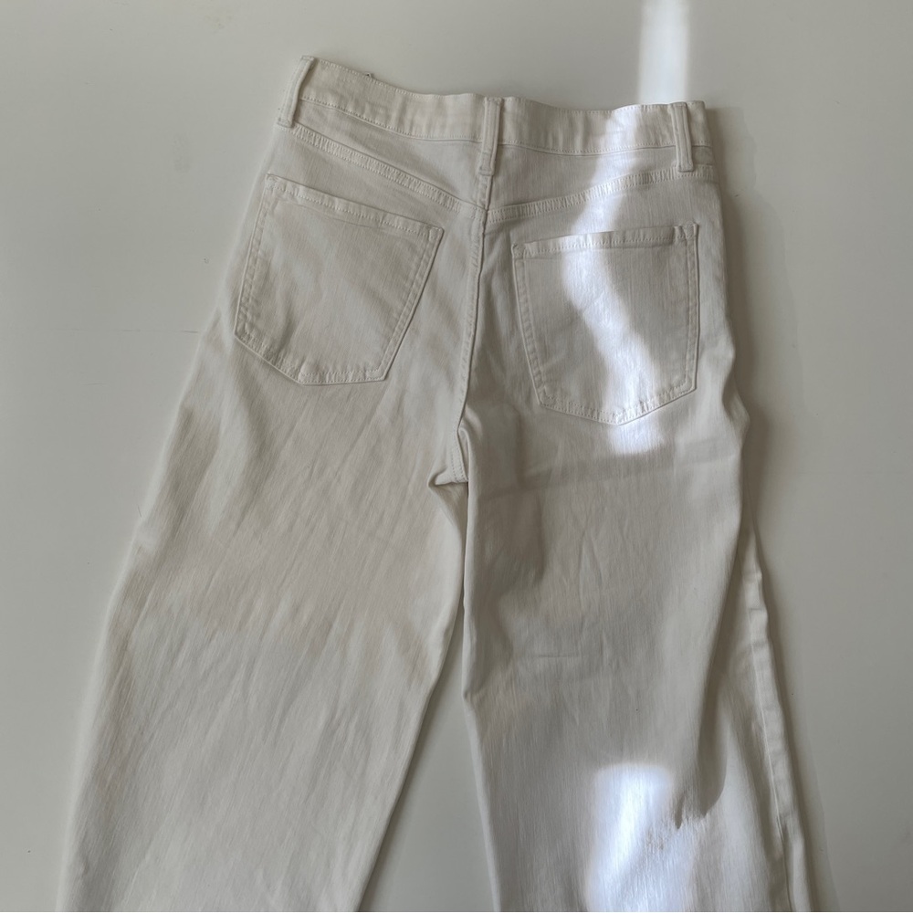 Banana Republic High Rise Wide Leg Cropped Jean in White, Size 28 / 6 - Picture 8 of 12